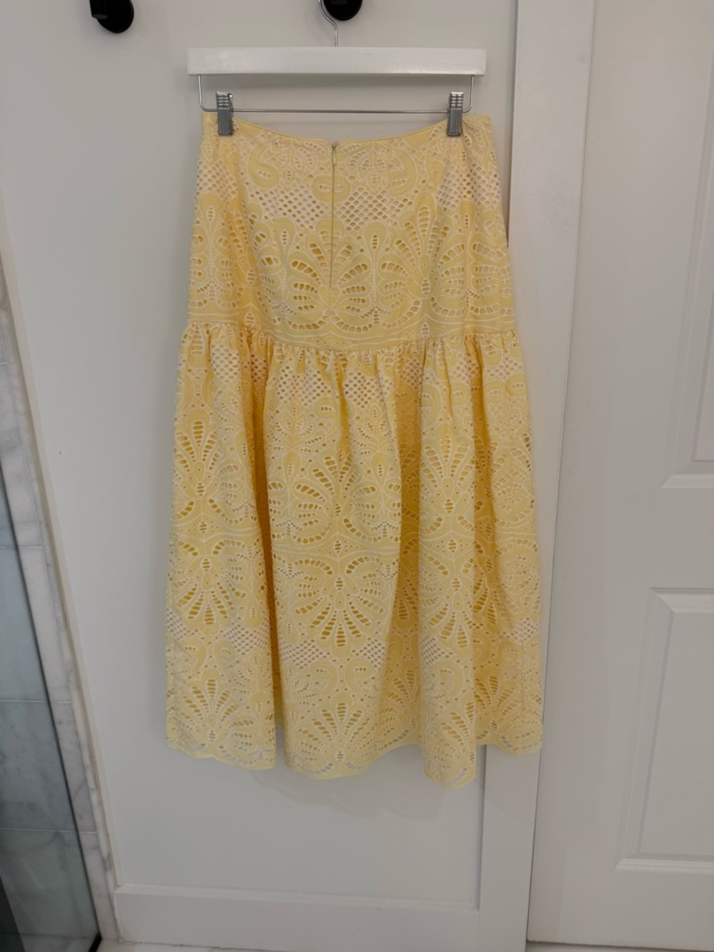 Gianni Bini Yellow Eyelet Midi Skirt - Women's Summer Skirt Size 6 - Picture 5 of 5
